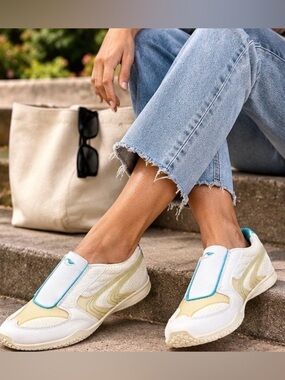 Naturalizer Sport Dr. Scholl’s White Aqua Slip-On sneakers 👟🩵